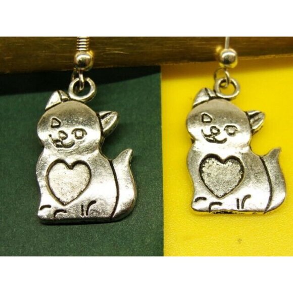 Cat Kitten Heart Love Silver Tone Vertical Drop Dangle Hook Earrings Womans - Picture 2 of 6